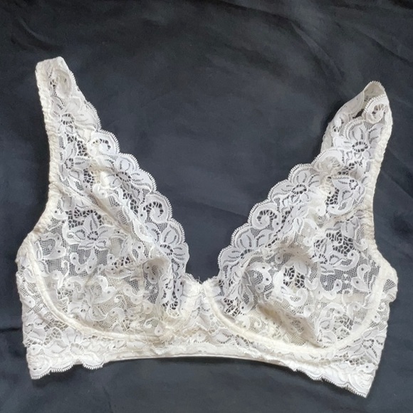 Hanro Moments wire free bralette 36C - Picture 3 of 6
